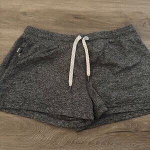 Vuori Shorts